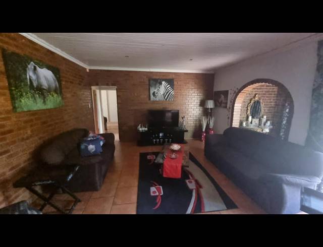 FARM FOR SALE IN MNANDI